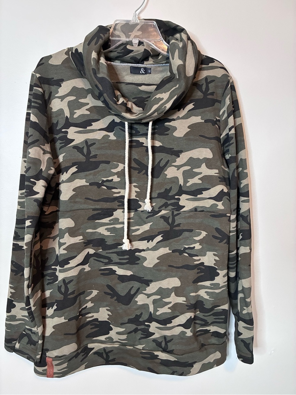 Ampersand Ave Camo Cowl Neck Sweatshirt Women’s XL Green Pullover